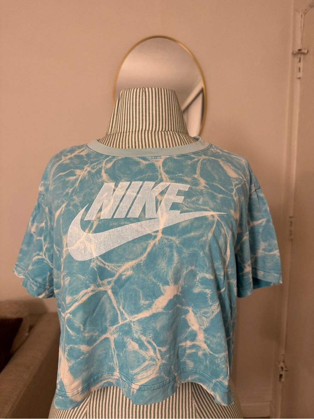 Nike Blue Water Print Cropped Graphic Tee Size Small